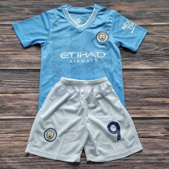 Manchester Haaland 9 kid's soccer Jersey and shorts - Picture 2 of 2